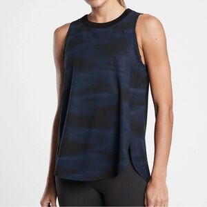 Athleta Zephyr Print Tank Blurred Camo Navy Size Large NWT